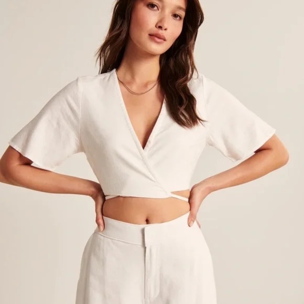 NWT Abercrombie White Linen Wrap Top
